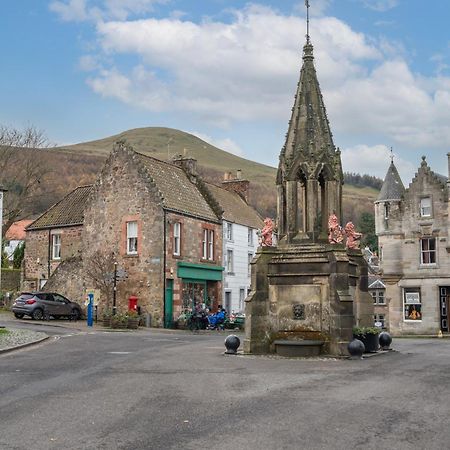 Whinstone Holiday Home In Falkland - Sleeps 8 エクステリア 写真