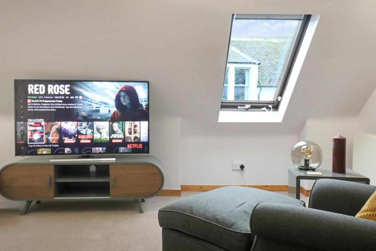 Whinstone Holiday Home In Falkland - Sleeps 8 エクステリア 写真