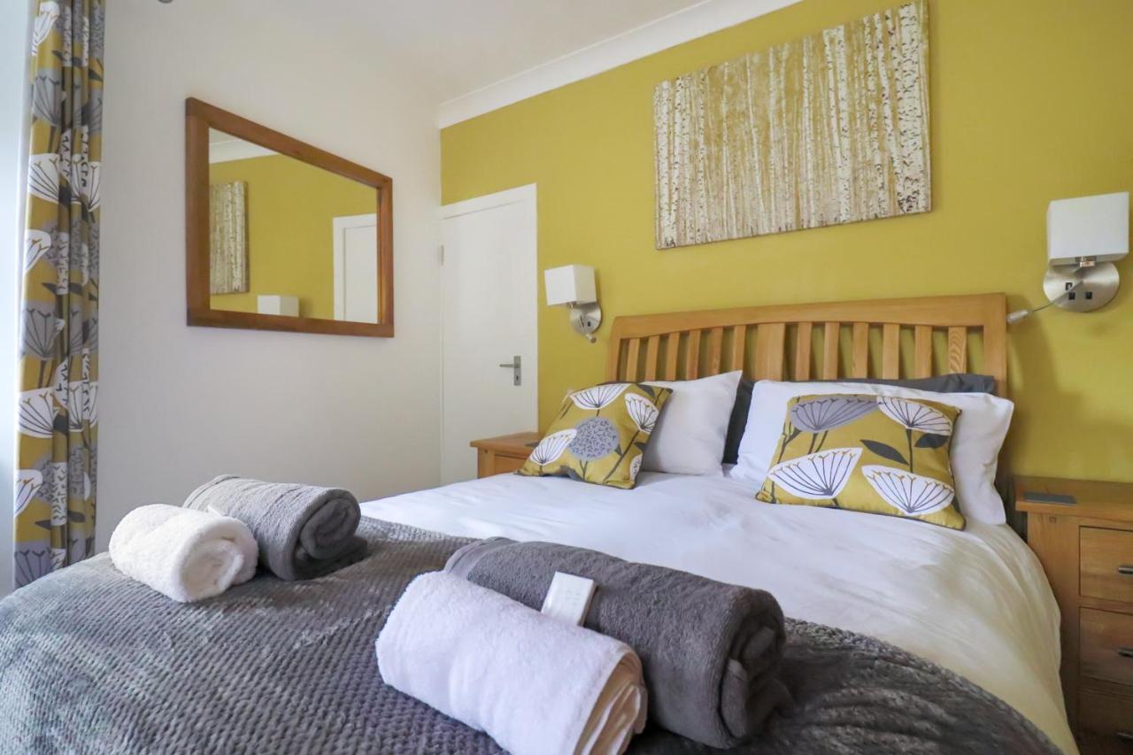 Whinstone Holiday Home In Falkland - Sleeps 8 エクステリア 写真