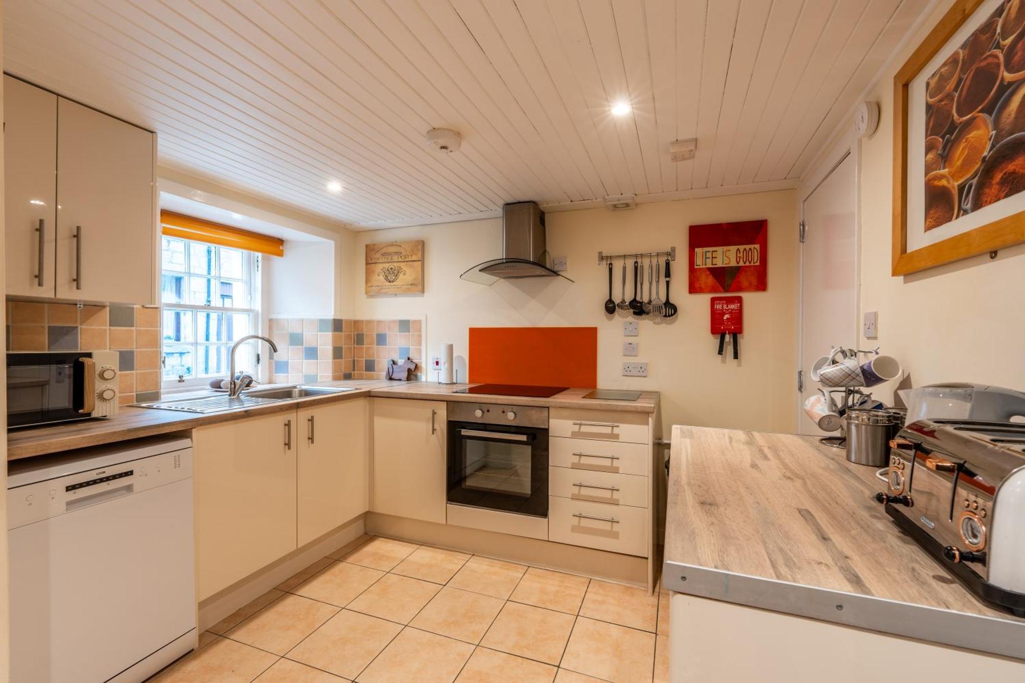 Whinstone Holiday Home In Falkland - Sleeps 8 エクステリア 写真