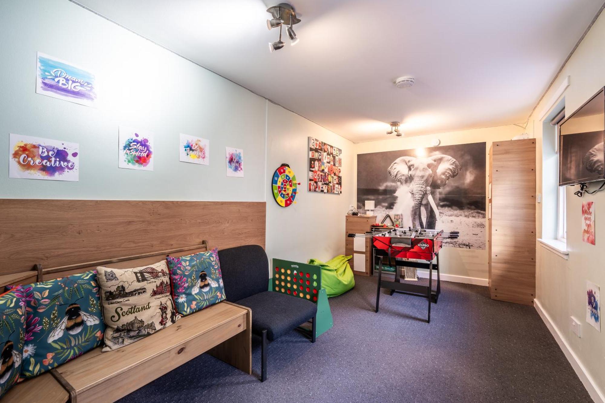 Whinstone Holiday Home In Falkland - Sleeps 8 エクステリア 写真