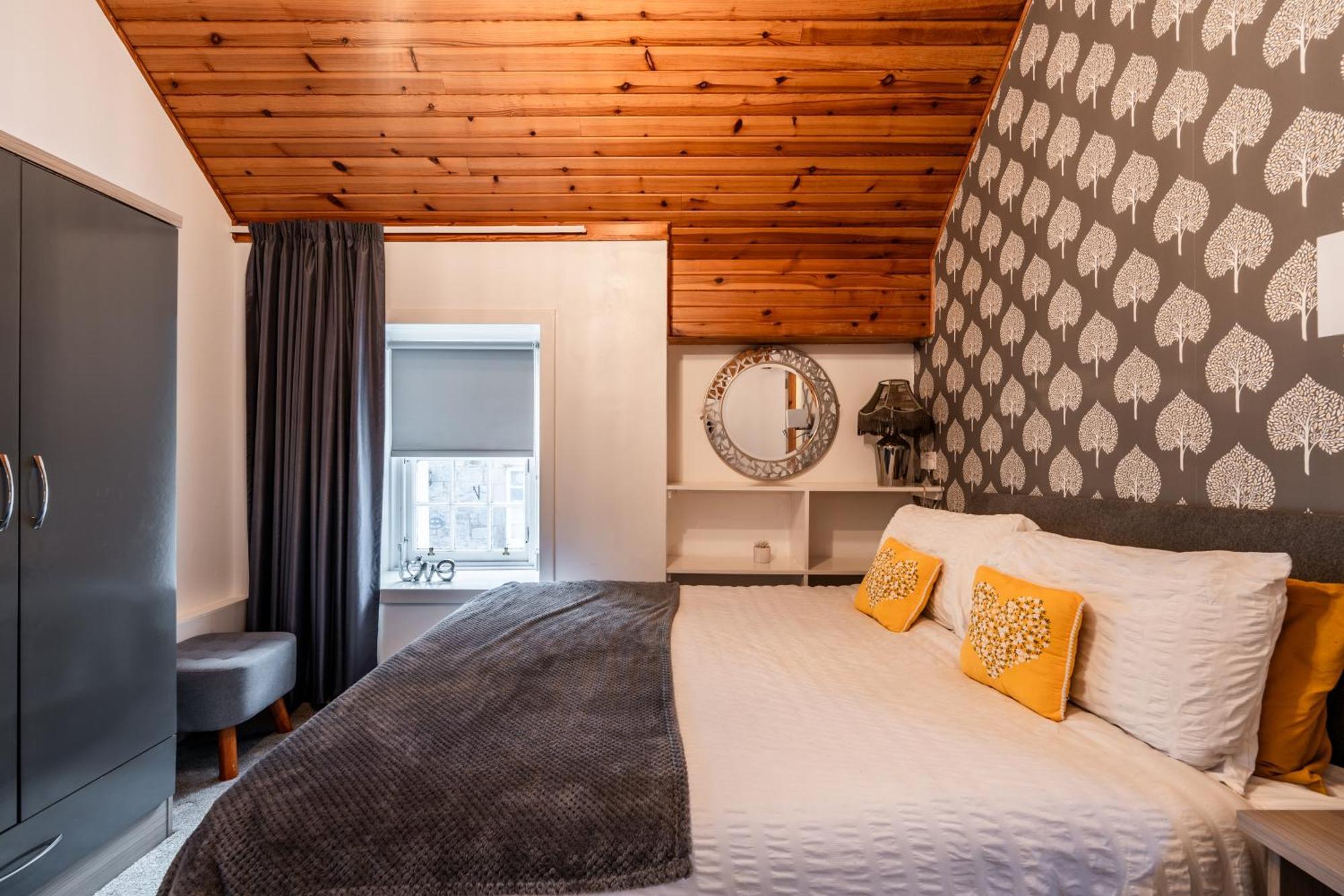 Whinstone Holiday Home In Falkland - Sleeps 8 エクステリア 写真