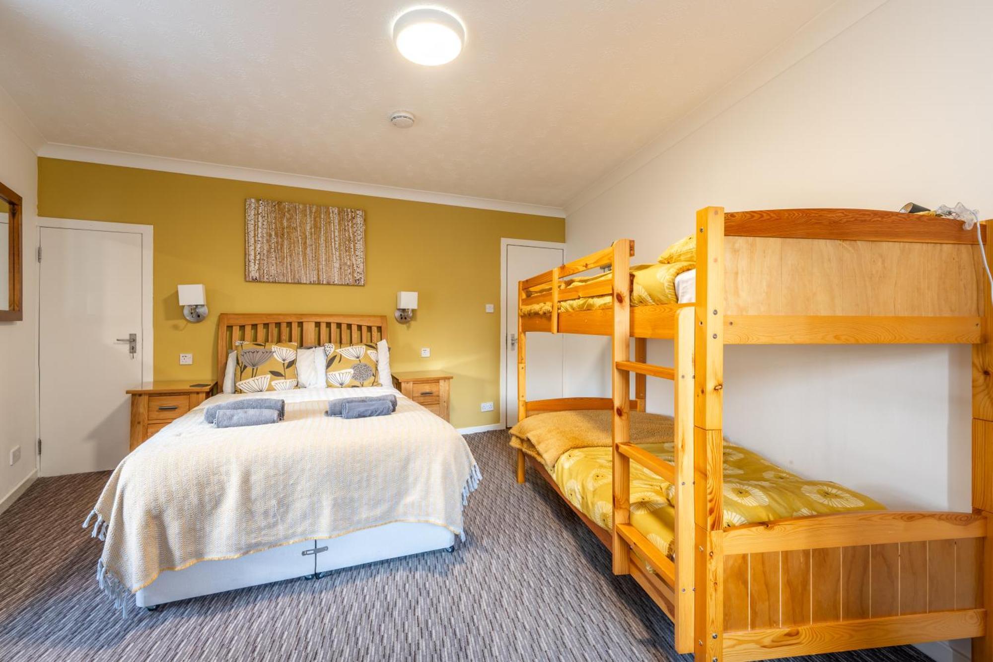 Whinstone Holiday Home In Falkland - Sleeps 8 エクステリア 写真
